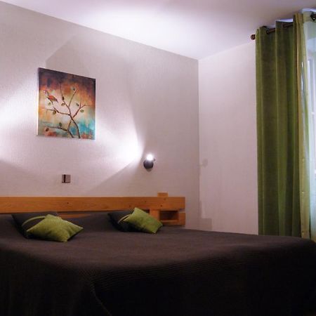 Logis Hotel De La Paix - トゥールニュ 部屋 写真