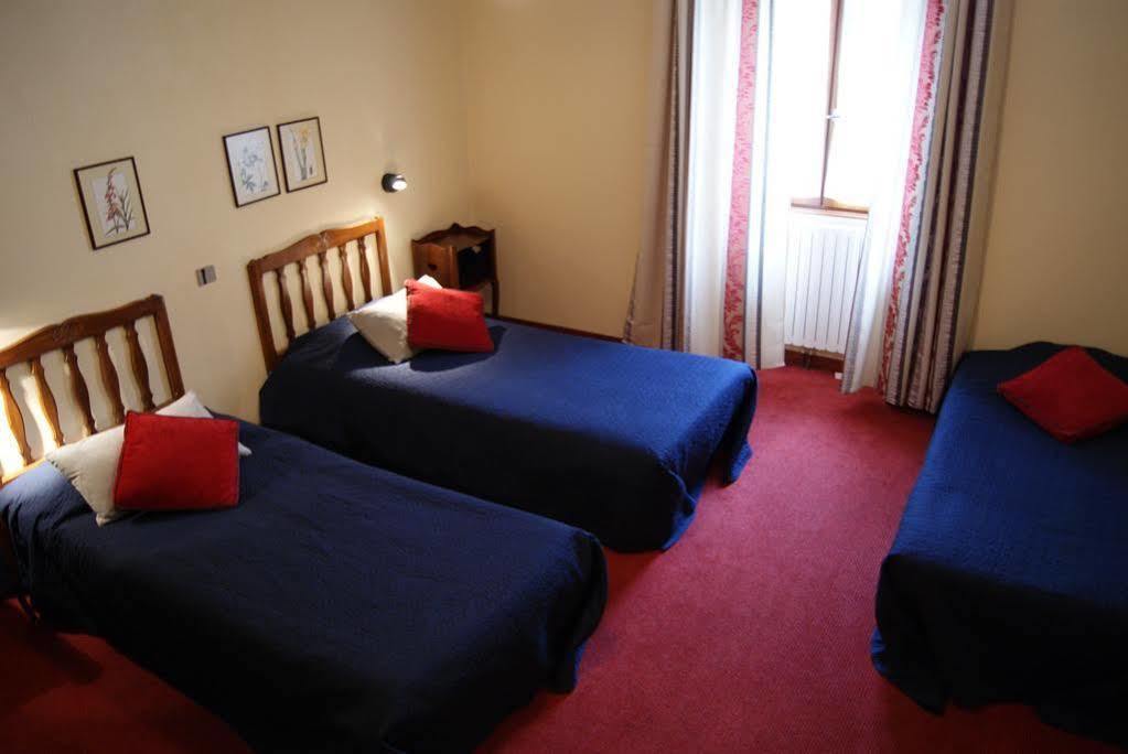 Logis Hotel De La Paix - トゥールニュ エクステリア 写真